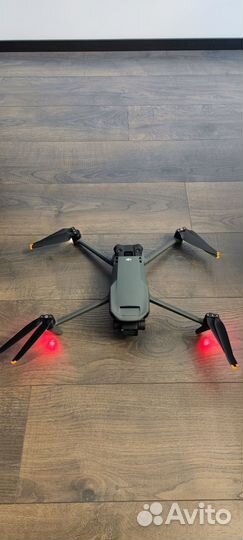 Квадрокоптер DJI Mavic 3 с пультом rc pro
