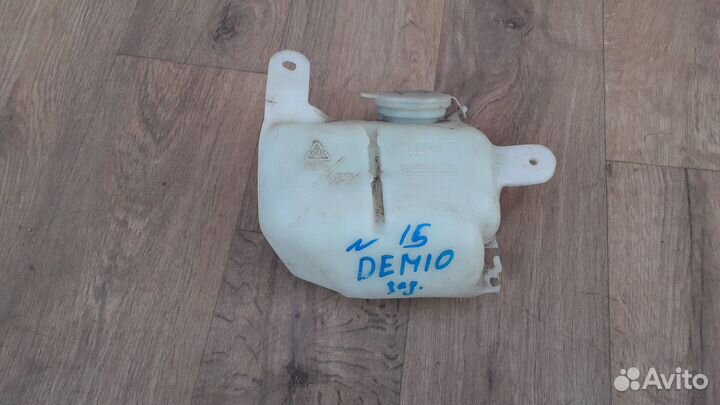 Бачок омывателя Mazda Demio 2002