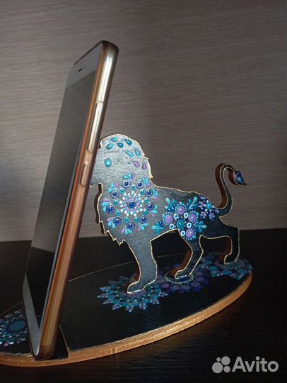 Подставка для телефона из дерева