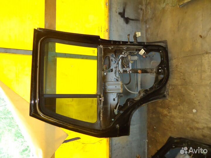 Дверь задняя левая Chevrolet TrailBlazer 1