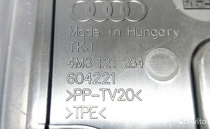 Воздуховод радиатора правый Audi Q8 I (2018—2023)