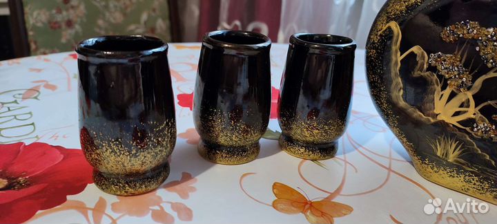 Графин и бокалы для вина