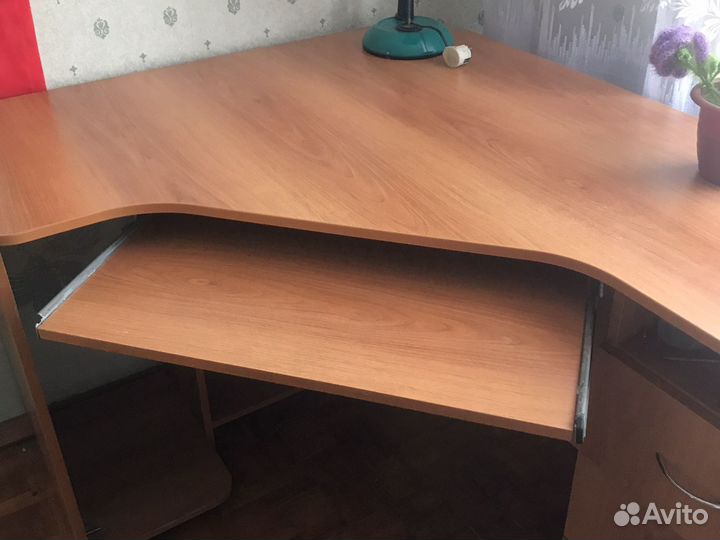 Компьютерный стол