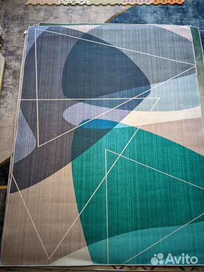 Новый ковер безворсовый