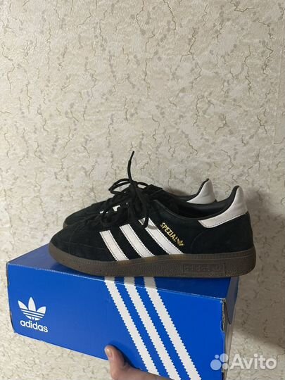 Кроссовки adidas spezial