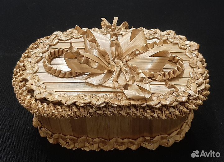 Деревянная шкатулка