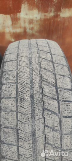Bridgestone Blizzak VRX 215/60 R16