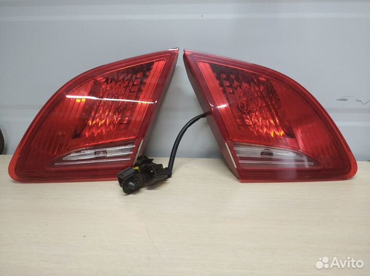 Фонарь в крышку багажника Peugeot 408