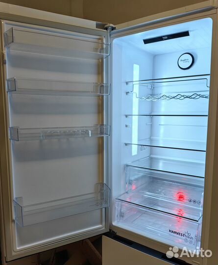 Холодильник Beko B3drcnk402HW