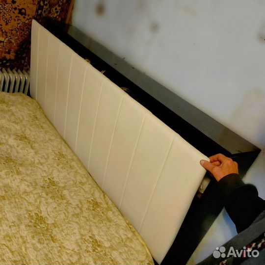 Кровать двухспальная с матрасом бу 160 на 200