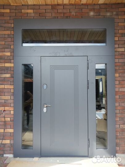 Дверь терморазрыв со стеклопакетом для дома