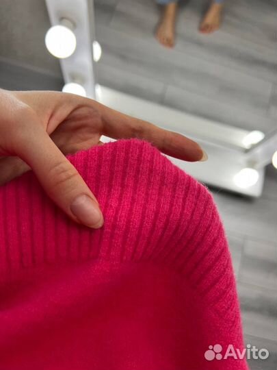 Свитер шерстяной