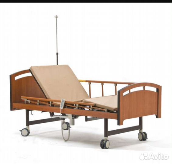 Медицинская кровать с электроприводом и матрасом