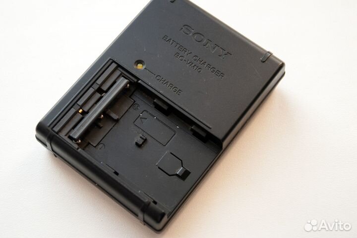 Зарядное устройство Sony BC-VM10 без кабеля