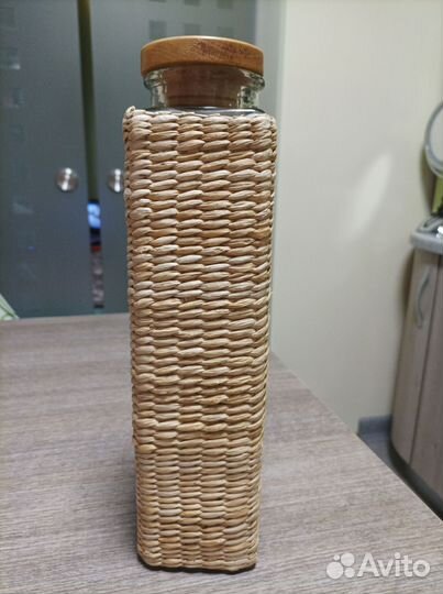 Стеклянная бутылка плетёная