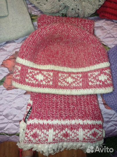 Шапки и шарфы женские