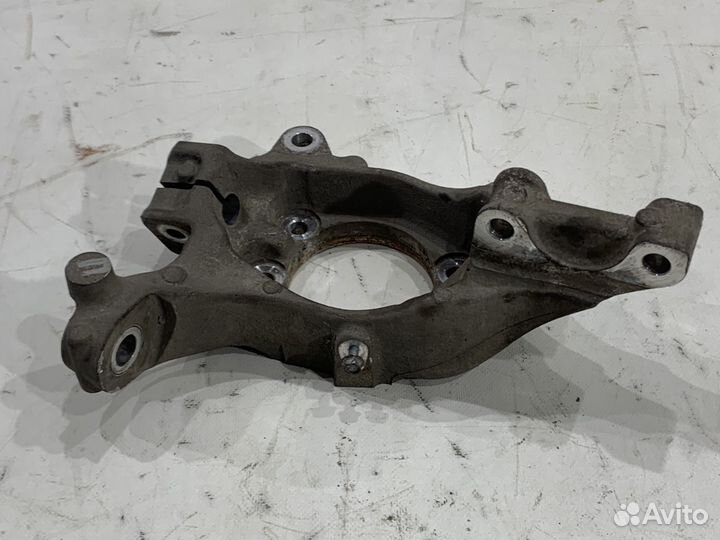 Кулак передний правый Nissan Murano Z52