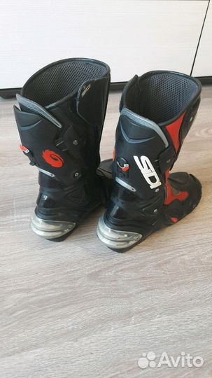 Мотоботы sidi