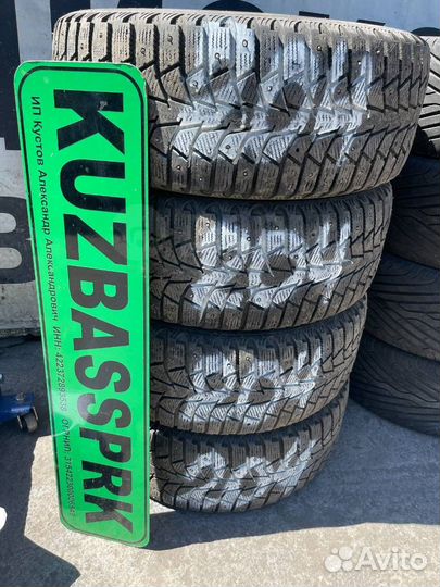 Maxxis SP02 Arctic Trekker 235/55 R17