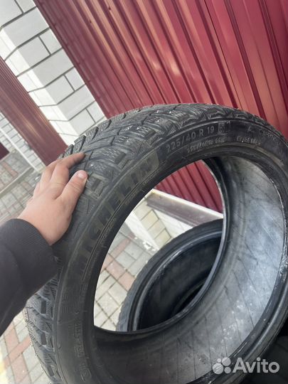 Michelin X-Ice North 4 225/40 R19