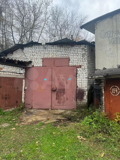 Гараж, > 30 м²