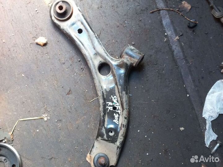 Сузуки свифт 2011-2015 правый рычаг