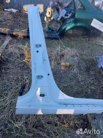 Стойка центральная правая Renault Fluence