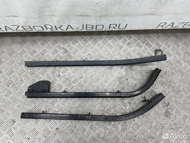 Направляющая левый бок citroen berlingo B9 08