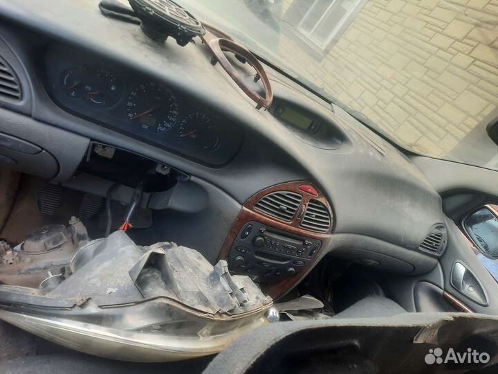 Citroen C5 (1) панель