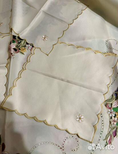 Продам Скатерть с 8ю салфетками