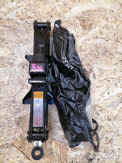 Домкрат Mazda 3 BM