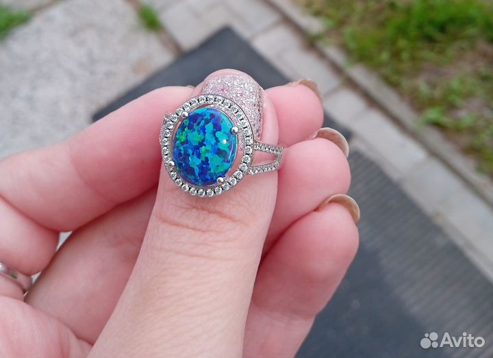 Эффектные кольца с опалами