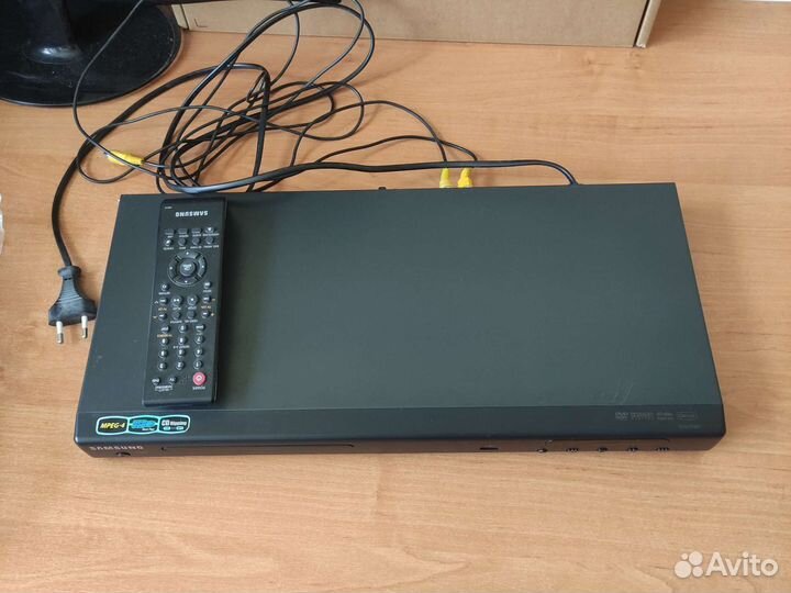 Dvd плеер с usb Samsung DVD-P380
