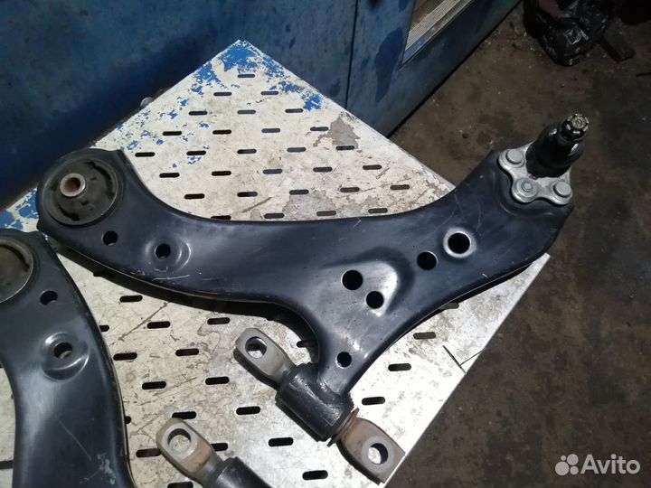 Рычаг передний Toyota Rav4 XA50