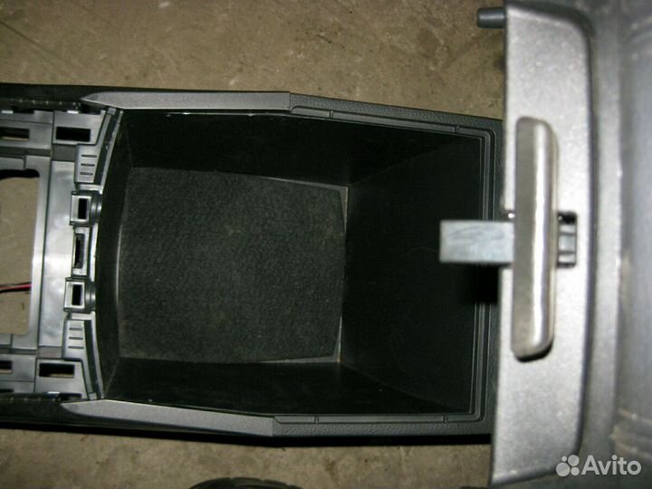 Подлокотник Хендай Санта Фе 3