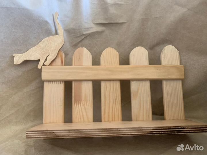 Полочка настенная деревянная