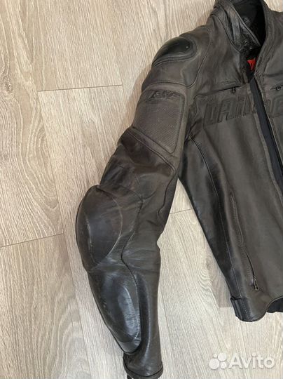 Мотокуртка муржская dainese 48 размер