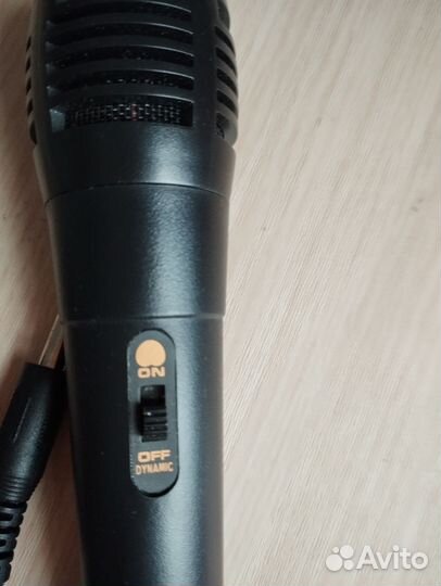 Микрофон для караоке проводной