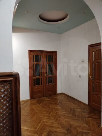 2-к. квартира, 107 м², 2/2 эт.