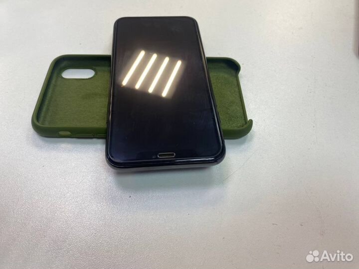 Продам iPhone X