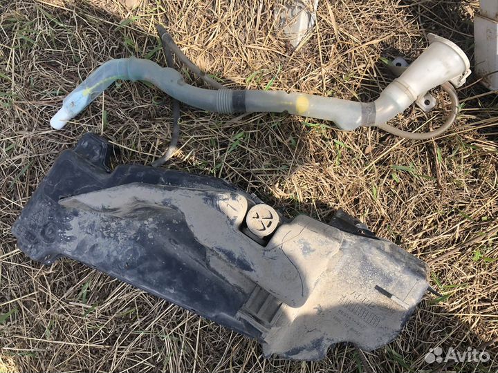 Бачок омывателя pajero 3