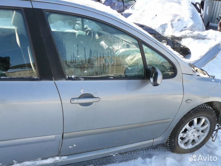 Дверь передняя правая Peugeot 307 Пежо 307