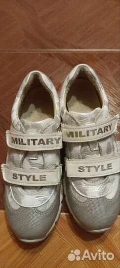 Кроссовки для девочки 35