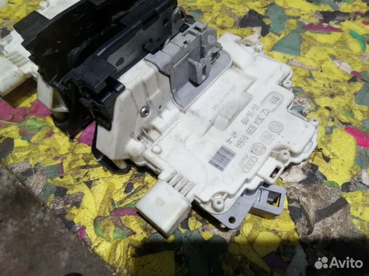 Замок задней двери VW Passat B6 B7 Tiguan