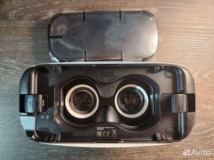 Очки виртуальной реальности Samsung VR SM-R322