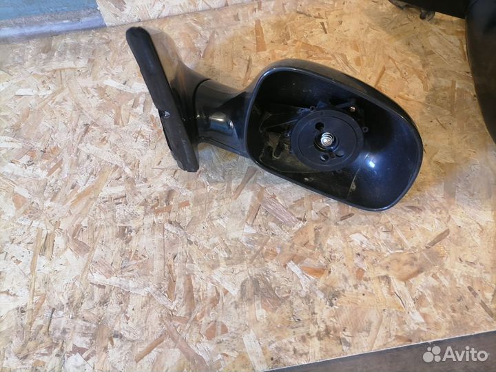 Зеркало заднего вида левое и правое додж караван