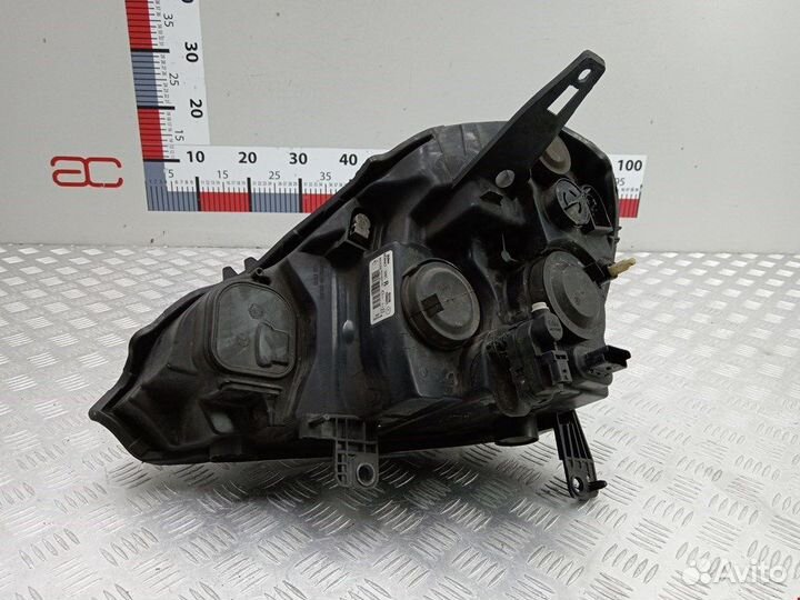 Фара передняя для Renault Modus 8200658377