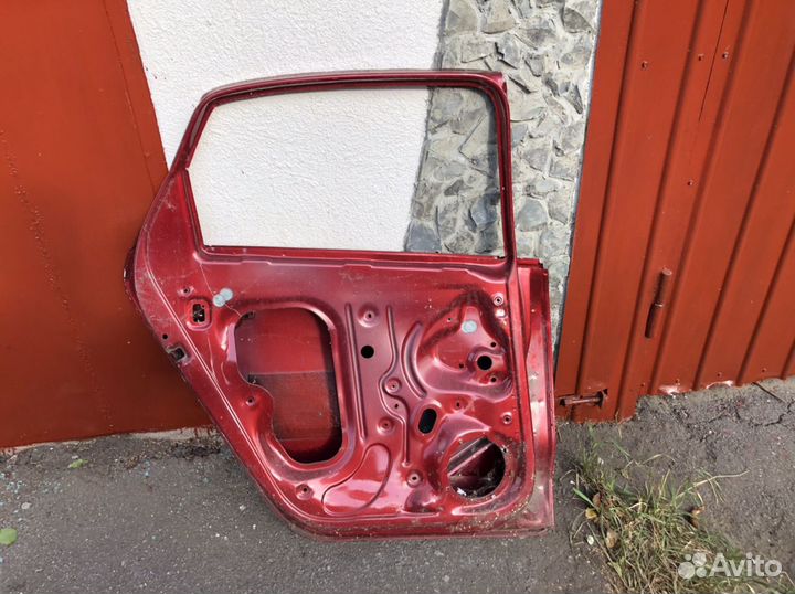 Volkswagen Polo Sedan Фольксваген поло седан Дверь