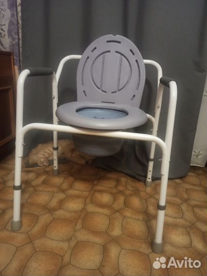 Санитарное кресло туалет