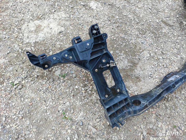 Панель передняя Hyundai Tucson 3 2015 oem 64101D70